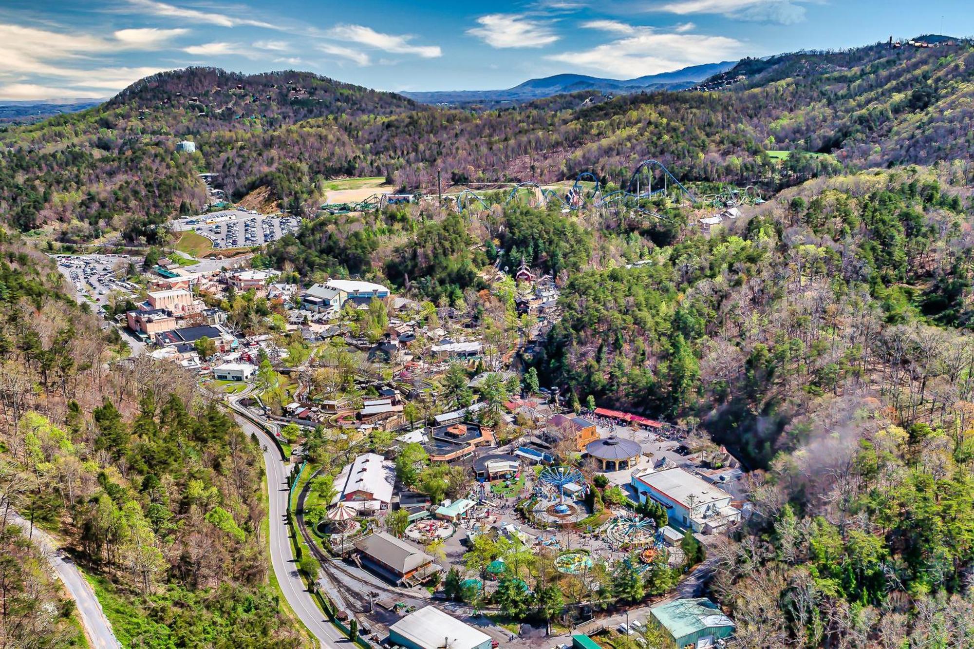 Epic Mountain Views, Hot Tub, Game Room, Sleeps 10 Sevierville Exterior photo