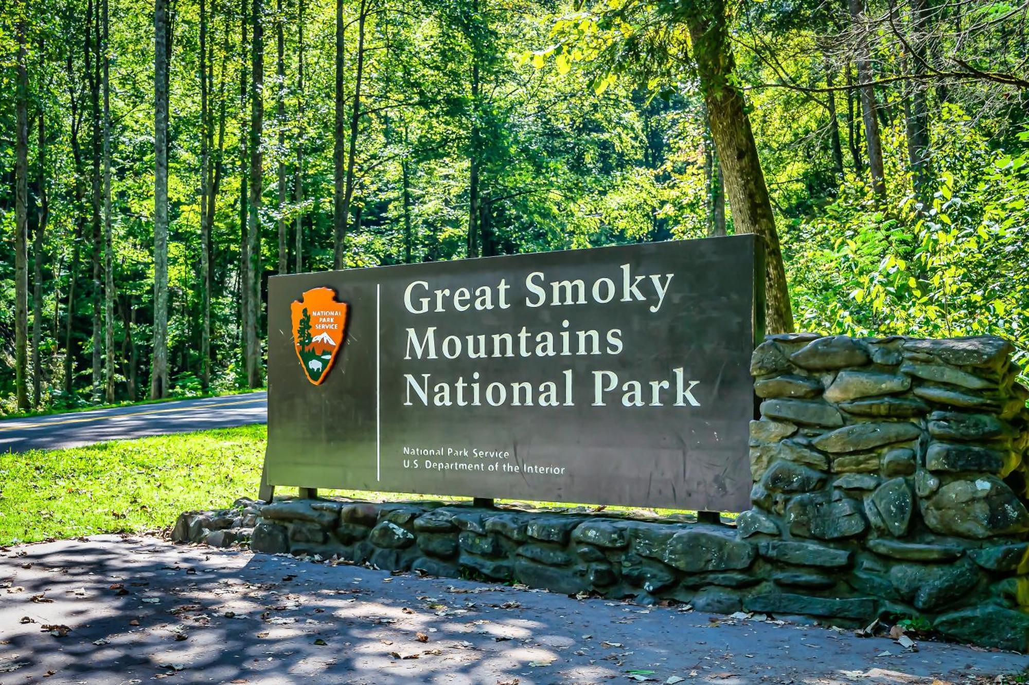 Epic Mountain Views, Hot Tub, Game Room, Sleeps 10 Sevierville Exterior photo