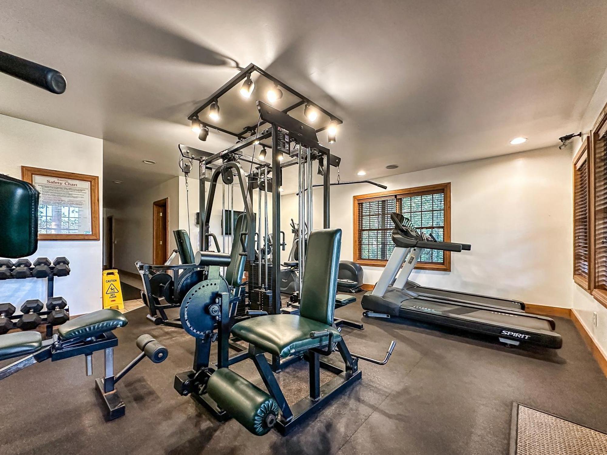 Epic Mountain Views, Hot Tub, Game Room, Sleeps 10 Sevierville Exterior photo
