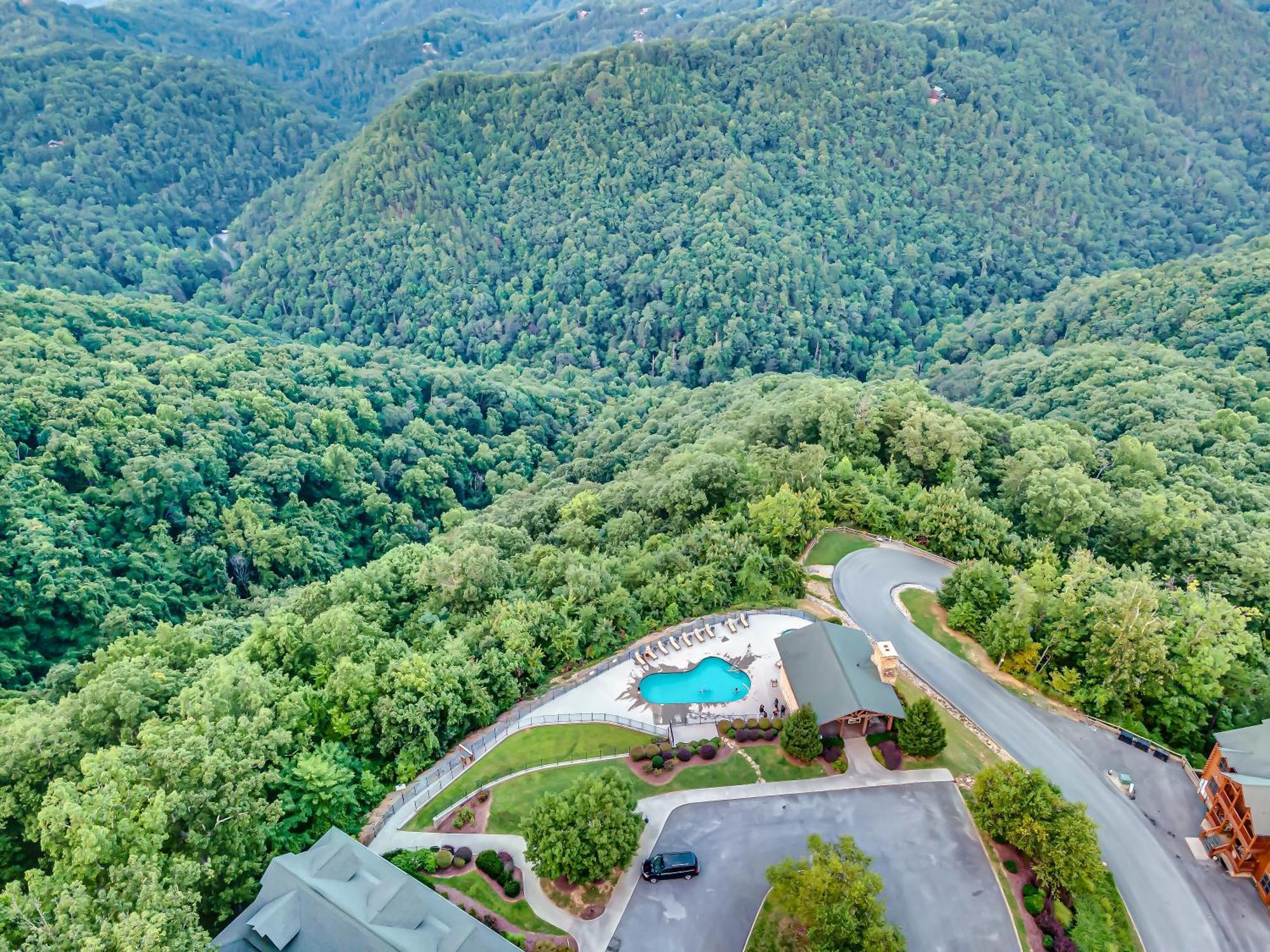 Epic Mountain Views, Hot Tub, Game Room, Sleeps 10 Sevierville Exterior photo