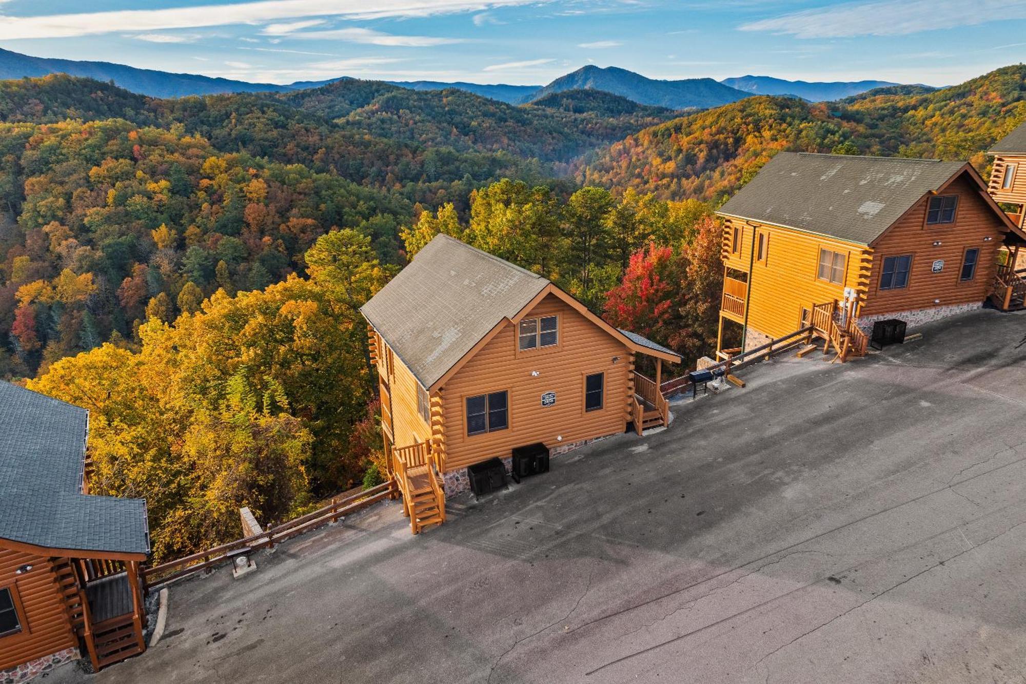 Epic Mountain Views, Hot Tub, Game Room, Sleeps 10 Sevierville Exterior photo