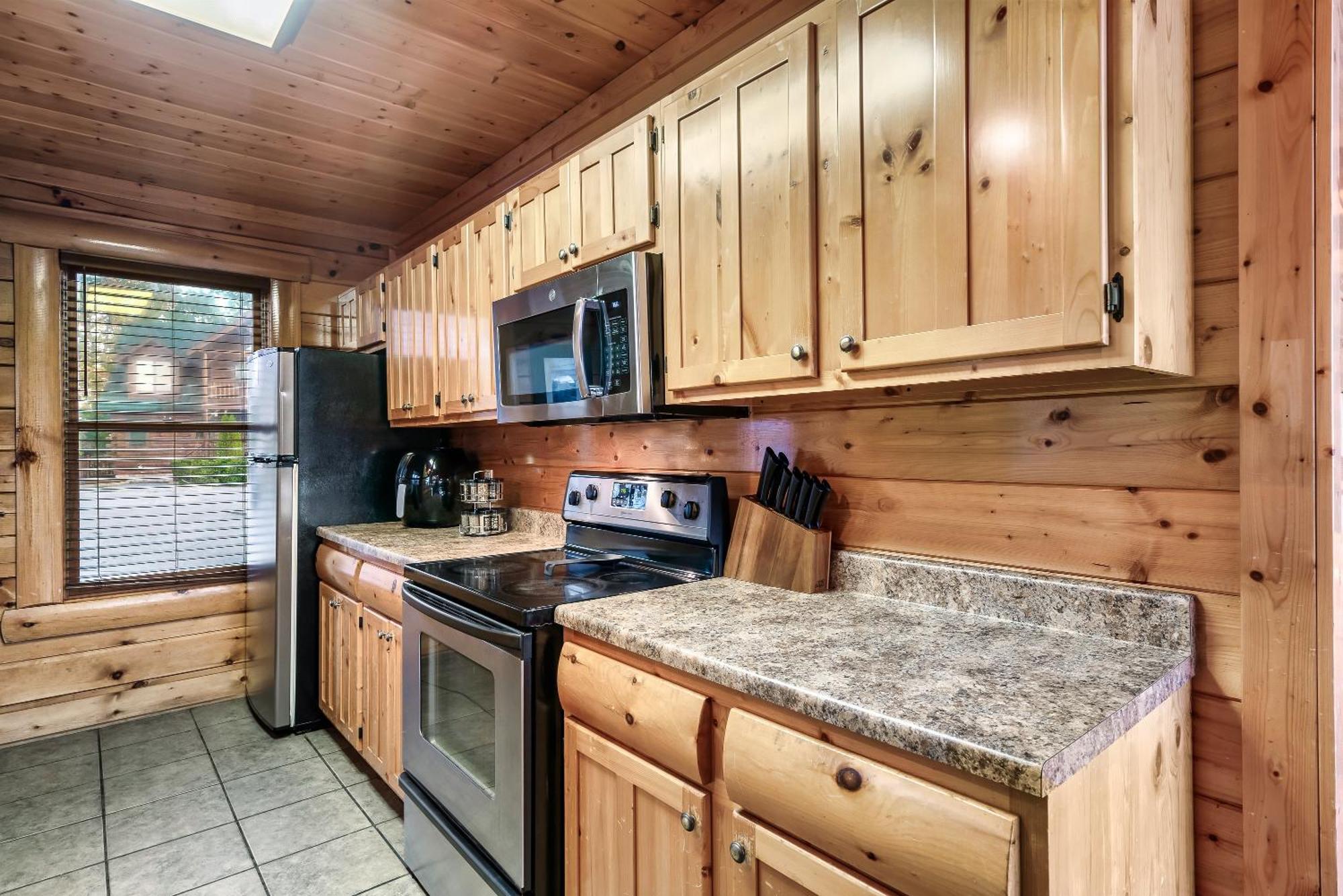 Epic Mountain Views, Hot Tub, Game Room, Sleeps 10 Sevierville Exterior photo