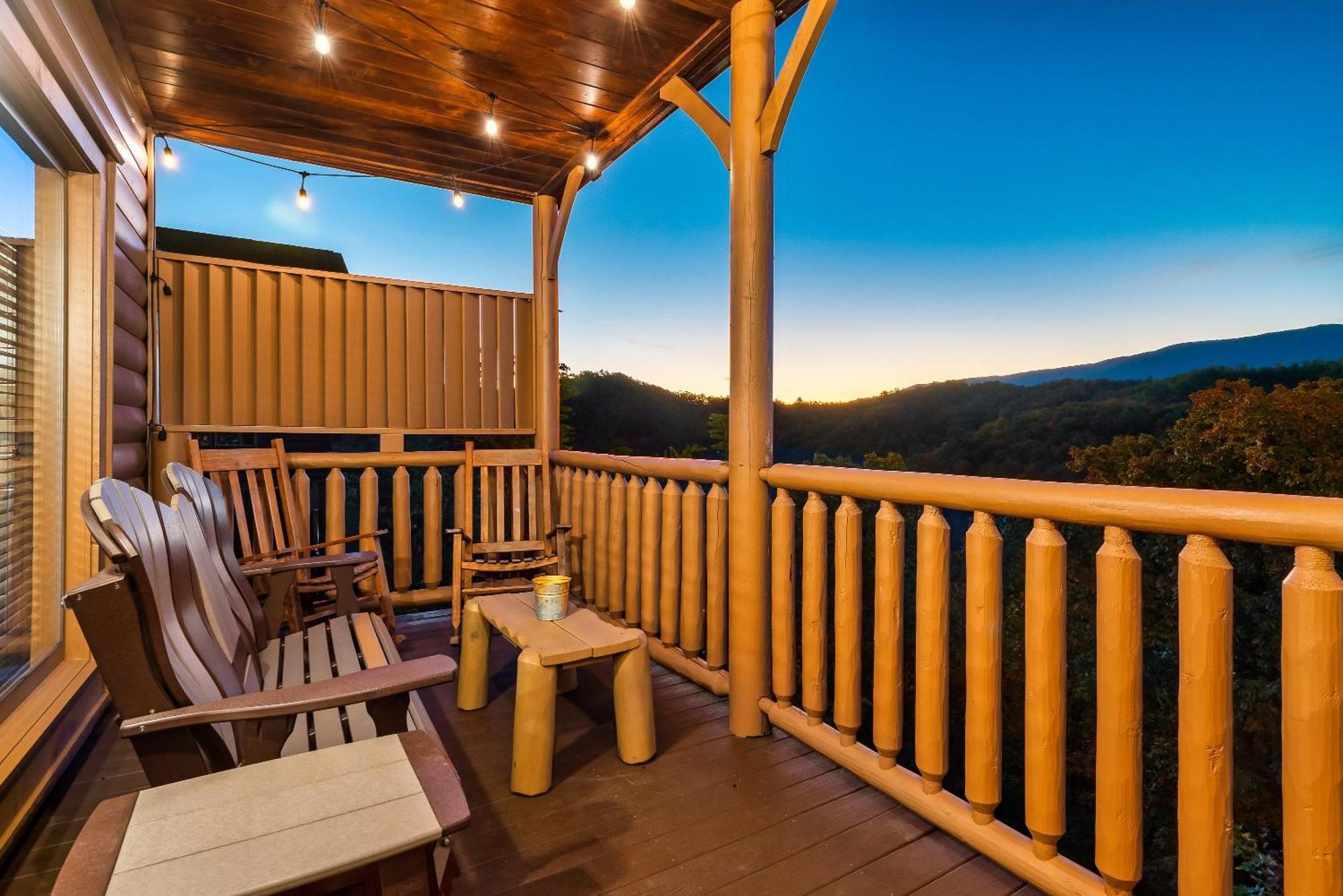 Epic Mountain Views, Hot Tub, Game Room, Sleeps 10 Sevierville Exterior photo