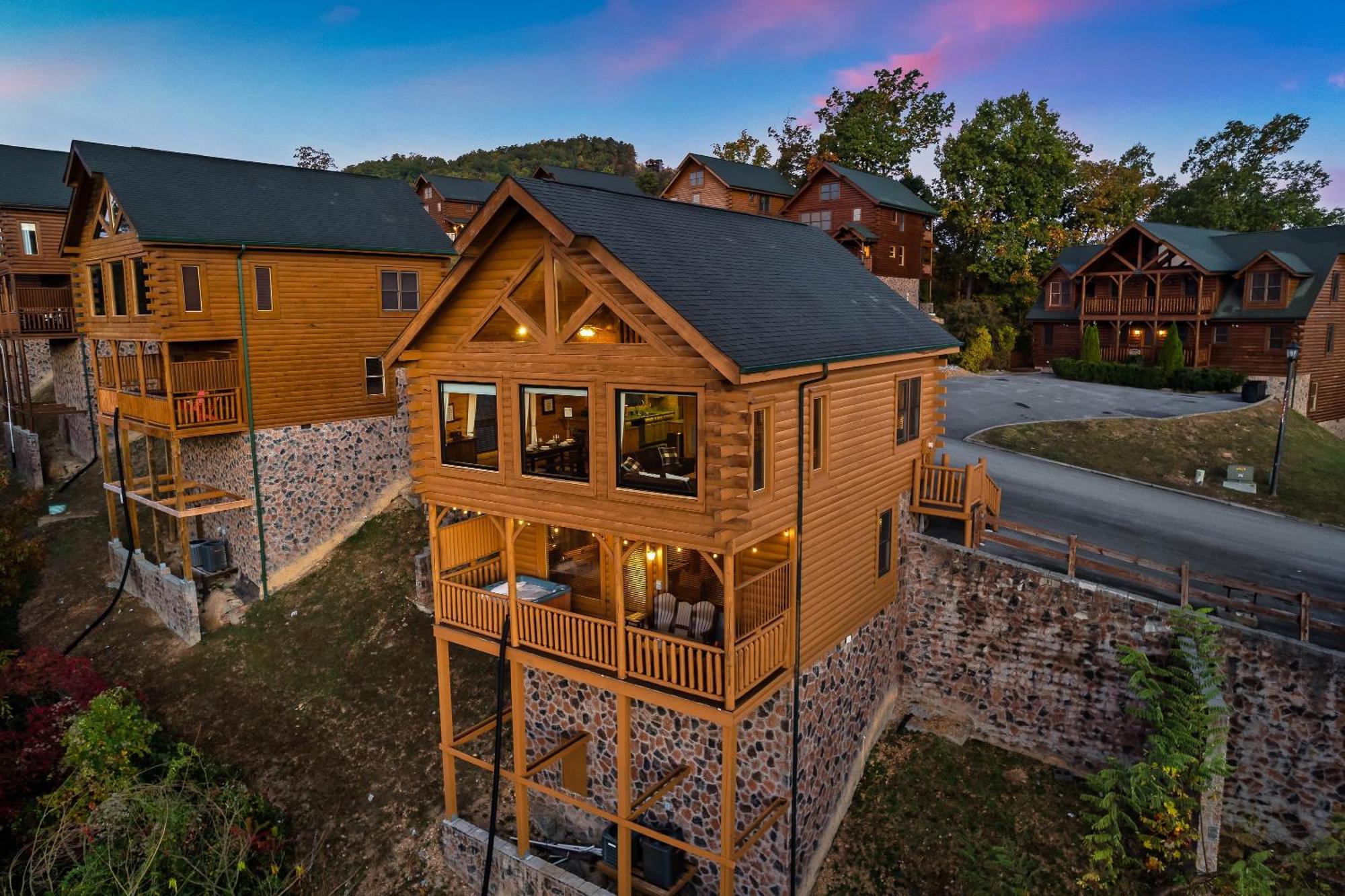 Epic Mountain Views, Hot Tub, Game Room, Sleeps 10 Sevierville Exterior photo